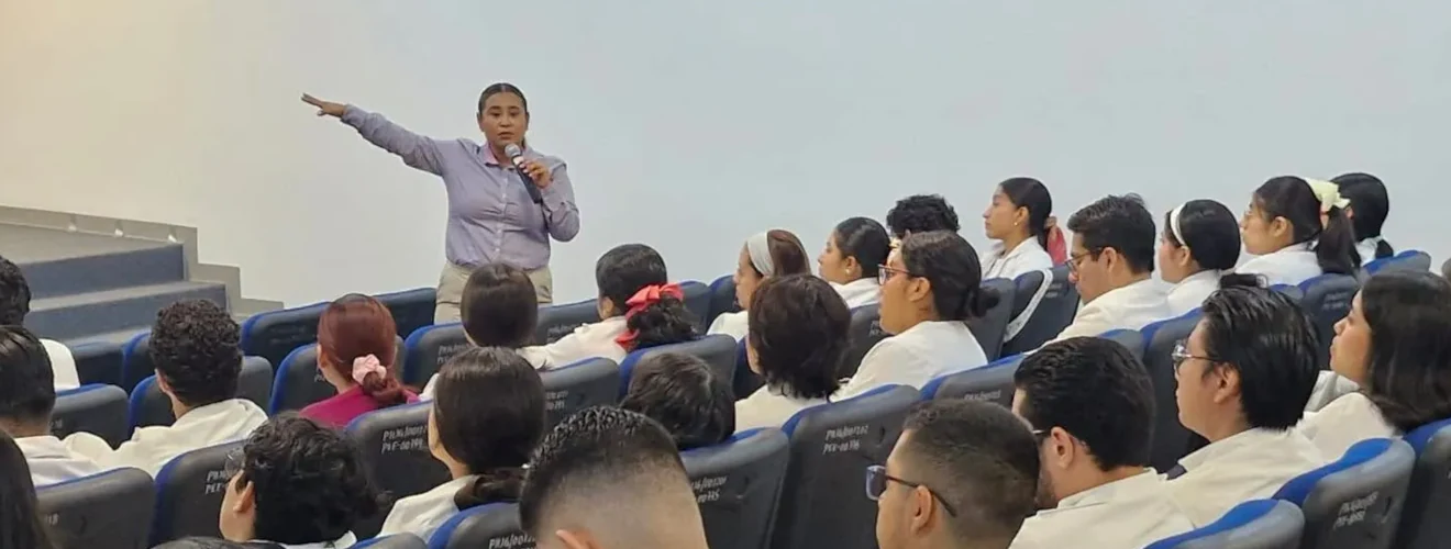 Plática “Ética y Servicio Público” a servidoras y servidores públicos del Hospital Regional Dr. Juan Graham Casasús